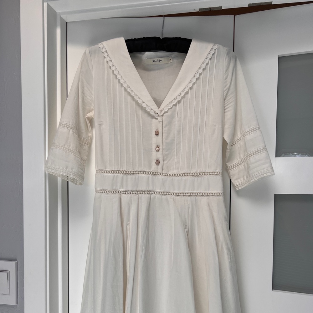 Simply Retro White Fitted Dress S or XS